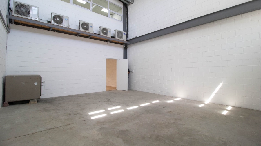 To Let Commercial Property for Rent in Woodstock Western Cape